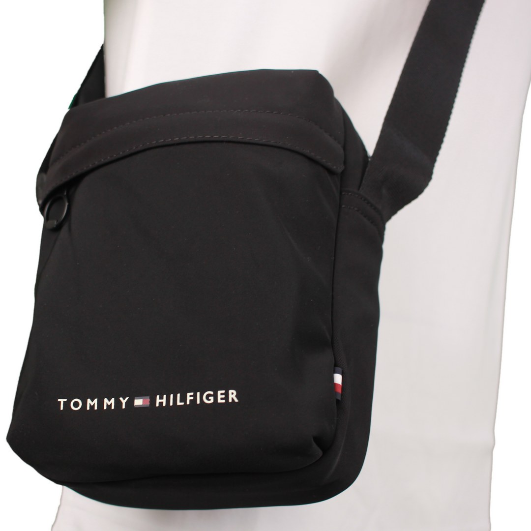 Tommy Hilfiger Tasche mini reporter bag schwarz AM0AM11790 BDS black